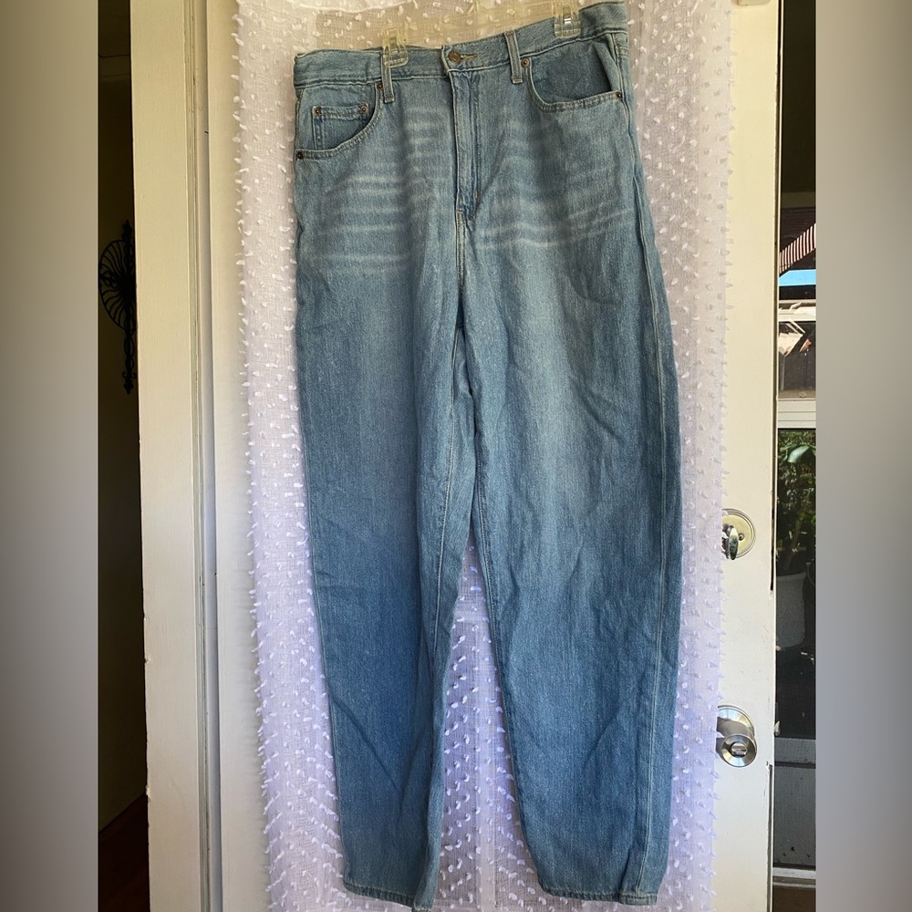Levi’s size 32